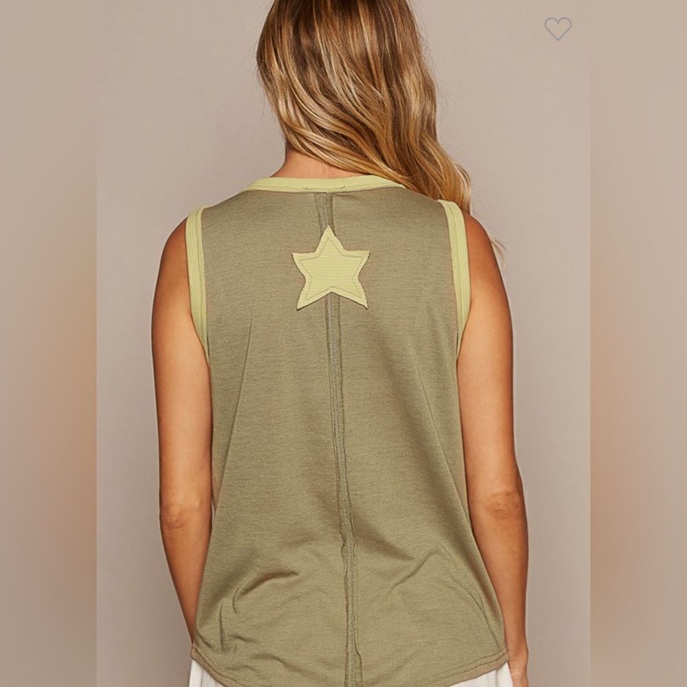 027. STAR PATCHES SLEEVELESS V-NECK - Picture 7 of 8